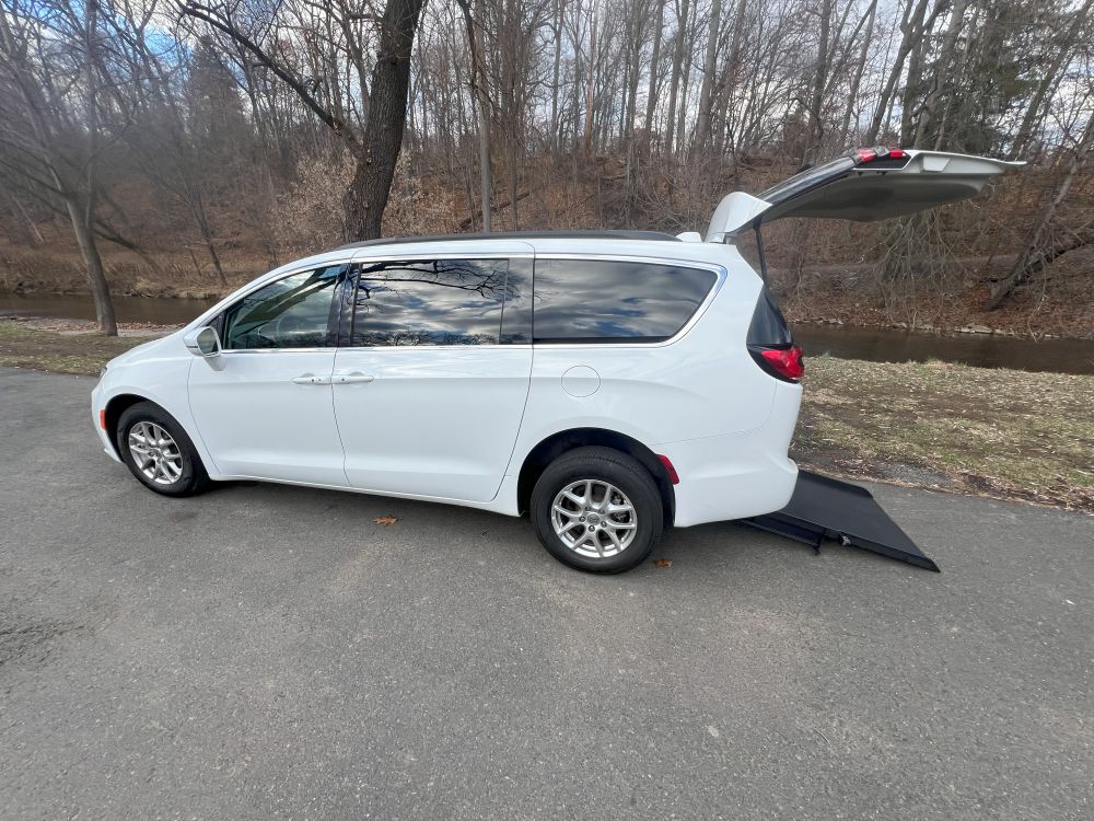 Chrysler Pacifica Touring L - 0765